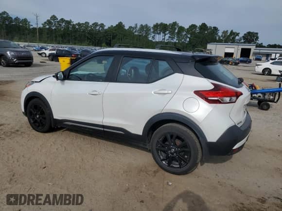 2020 Nissan Kicks SR with VIN 3N1CP5DV7LL546803, listed as a Copart auction lot 70695885 with 52,059 mi miles and Salvage title. Bid and sale history available at DreamBid. Image 2.