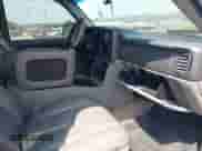 2003 Chevrolet Tahoe LT с VIN 1GNEC13T13J167546, выставлен на аукционе IAAI как лот 42965613 с пробегом Не указан миль и . История ставок и продаж доступна на DreamBid. Изображение 5.