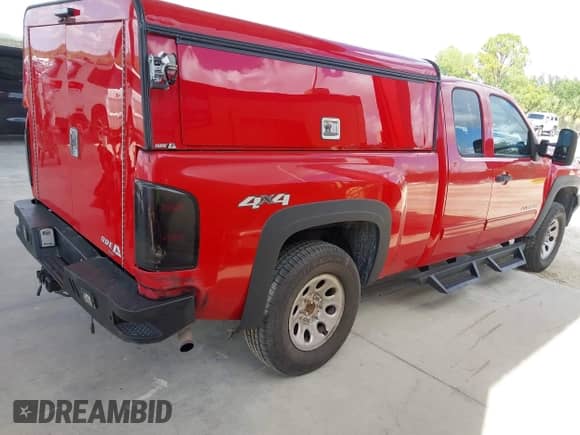 2012 Chevrolet Silverado 1500 LS with VIN 1GCRKREA4CZ318646, listed as a IAAI auction lot 43508338 with 257,336 mi miles and . Bid and sale history available at DreamBid. Image 4.