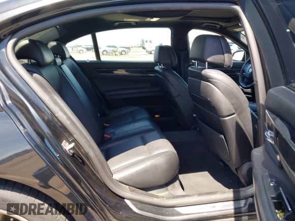 2015 BMW 7 Series 740Li с VIN WBAYE4C50FD138977, выставлен на аукционе IAAI как лот 42277341 с пробегом 109 877 миль миль и . История ставок и продаж доступна на DreamBid. Изображение 8.