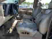 2002 Chevrolet Suburban LT z VIN 3GNGC26U42G214796, wystawiony jako Copart lot #57708045 z przebiegiem Nie podano mil oraz Szkoda całkowita • Salvage title. Historia ofert i sprzedaży dostępna na DreamBid. Obrazek 7.