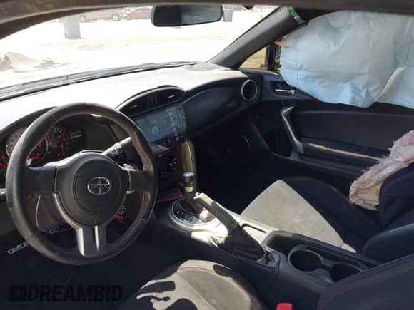 2014 Scion FR-S z VIN JF1ZNAA12E8707315, wystawiony jako IAAI lot #42087736 z przebiegiem 88 157 mil mil oraz . Historia ofert i sprzedaży dostępna na DreamBid. Obrazek 5.