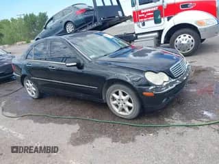 2003 Mercedes-Benz C 320 с VIN WDBRF64JX3F353499, выставлен на аукционе IAAI как лот 42642949 с пробегом Не указан миль и . История ставок и продаж доступна на DreamBid. Изображение 1.