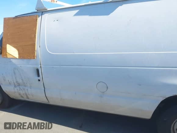 2005 Ford Econoline Cargo with VIN 1FTRE14W85HA90035, listed as a IAAI auction lot 42625257 with 204,929 mi miles and . Bid and sale history available at DreamBid. Image 14.