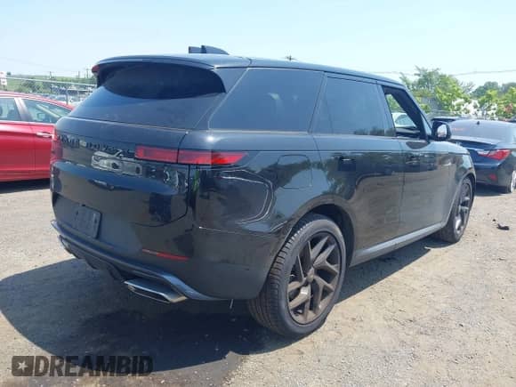2024 Land Rover Range Rover Sport SE with VIN SAL1P9EU8RA172843, listed as a IAAI auction lot 42866100 with 2,748 mi miles and . Bid and sale history available at DreamBid. Image 4.