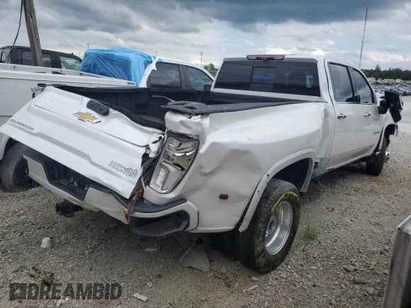 2022 Chevrolet Silverado 3500HD High Country z VIN 1GC4YVEY4NF150364, wystawiony jako Copart lot #69453445 z przebiegiem 58 659 mil mil oraz Szkoda całkowita • Salvage title. Historia ofert i sprzedaży dostępna na DreamBid. Obrazek 3.