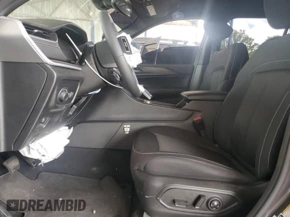 2024 Jeep Grand Cherokee Altitude z VIN 1C4RJGAG8RC163533, wystawiony jako Copart lot #66892045 z przebiegiem 13 514 mil mil oraz Szkoda całkowita • Salvage title. Historia ofert i sprzedaży dostępna na DreamBid. Obrazek 7.