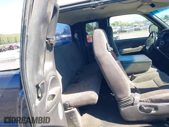 1998 Dodge 2500 с VIN 1B7KC2363WJ196210, выставлен на аукционе IAAI как лот 43280325 с пробегом 284 215 миль миль и . История ставок и продаж доступна на DreamBid. Изображение 8.