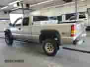 2001 GMC Sierra 1500 SLE с VIN 1GTEK19T11E131865, выставлен на аукционе Copart как лот 81739975 с пробегом 258 666 миль миль и Чистый • Clean title. История ставок и продаж доступна на DreamBid. Изображение 2.