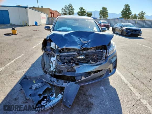 2019 Kia Sorento LX with VIN 5XYPG4A3XKG537403, listed as a Copart auction lot 80036955 with Not provided miles and Salvage title. Bid and sale history available at DreamBid. Image 5.