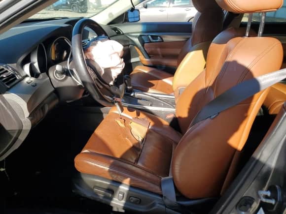 2009 Acura TL Technology с VIN 19UUA96569A001703, выставлен на аукционе Copart как лот 57981575 с пробегом 137 531 миль миль и На запчасти • Non repairable. История ставок и продаж доступна на DreamBid. Изображение 7.