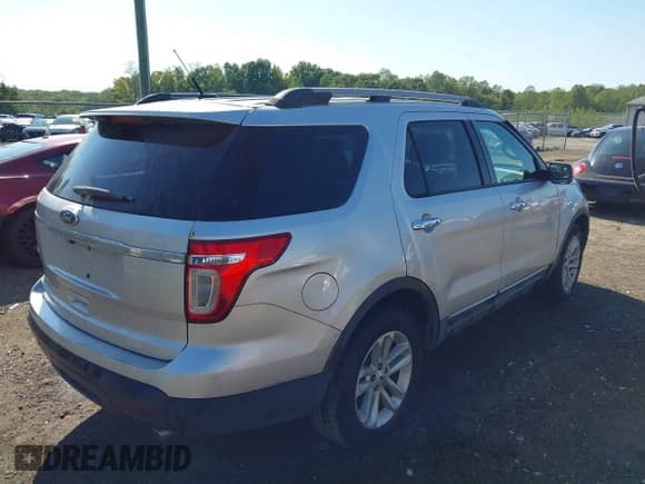 2012 Ford Explorer XLT with VIN 1FMHK7D85CGA00802, listed as a IAAI auction lot 43266772 with 263,545 mi miles and . Bid and sale history available at DreamBid. Image 4.