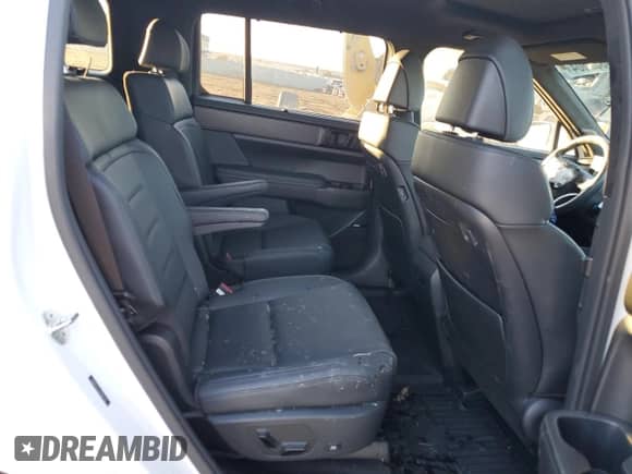 2024 Hyundai Santa Fe Calligraphy с VIN 5NMP5DGL5RH008308, выставлен на аукционе Copart как лот 84832604 с пробегом 18 400 миль миль и Списание • Salvage title. История ставок и продаж доступна на DreamBid. Изображение 11.