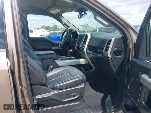 2019 Ford F-150 XL с VIN 1FTEW1CPXKKE47963, выставлен на аукционе IAAI как лот 43314236 с пробегом 171 594 миль миль и . История ставок и продаж доступна на DreamBid. Изображение 5.