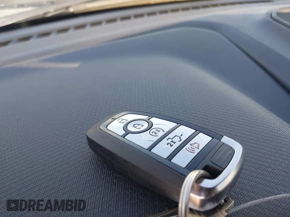 2023 Ford F-150 XL z VIN 1FTFW1ED8PFD06820, wystawiony jako IAAI lot #43155999 z przebiegiem 104 441 mil mil oraz . Historia ofert i sprzedaży dostępna na DreamBid. Obrazek 11.