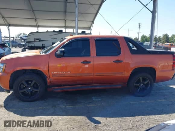 2007 Chevrolet Avalanche 3LT with VIN 3GNEC12067G202063, listed as a IAAI auction lot 43363738 with 239,853 mi miles and . Bid and sale history available at DreamBid. Image 14.