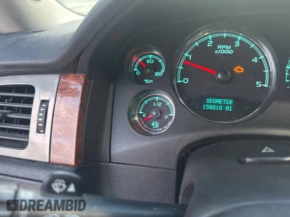 2008 Chevrolet Silverado 2500HD 1LT with VIN 1GCHK23638F117735, listed as a Copart auction lot 61693945 with 158,010 mi miles and Salvage title. Bid and sale history available at DreamBid. Image 8.