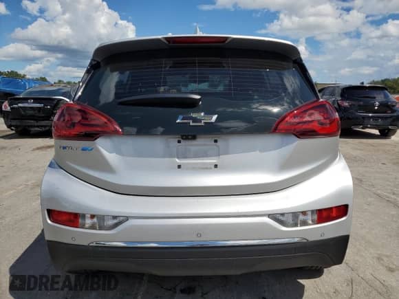 2017 Chevrolet Bolt EV Premier z VIN 1G1FX6S01H4161198, wystawiony jako Copart lot #69126883 z przebiegiem 88 117 mil mil oraz . Historia ofert i sprzedaży dostępna na DreamBid. Obrazek 6.