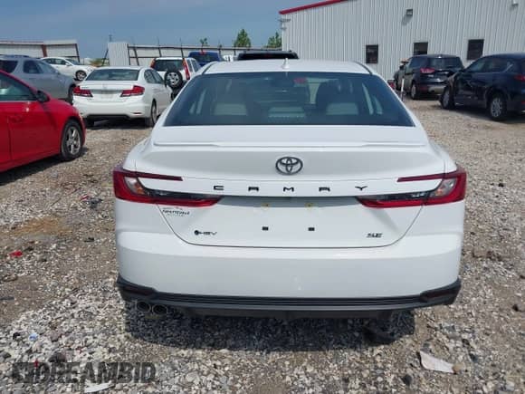 2025 Toyota Camry SE with VIN 4T1DAACKXSU083204, listed as a IAAI auction lot 43116221 with 859 mi miles and . Bid and sale history available at DreamBid. Image 16.