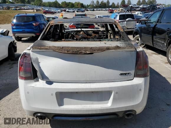 2014 Chrysler 300 SRT-8 с VIN 2C3CCAFJ1EH118429, выставлен на аукционе Copart как лот 88139865 с пробегом Не указан миль и На запчасти • Non repairable. История ставок и продаж доступна на DreamBid. Изображение 6.