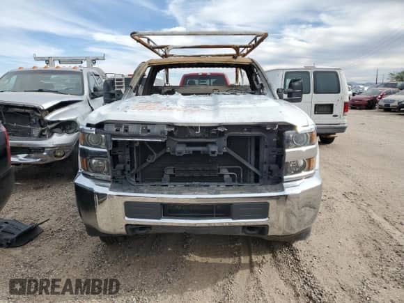 2017 Chevrolet Silverado 2500HD Work Truck z VIN 1GC0CUEG4HZ224271, wystawiony jako Copart lot #72276744 z przebiegiem Nie podano mil oraz Szkoda całkowita • Salvage title. Historia ofert i sprzedaży dostępna na DreamBid. Obrazek 5.