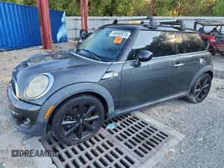 2011 MINI Hardtop S with VIN WMWSV3C50BTY10939, listed as a Copart auction lot 86900975 with 140,809 mi miles and Clean title. Bid and sale history available at DreamBid. Image 1.