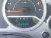 2007 Jeep Wrangler Unlimited Sahara z VIN 1J4GA591X7L101991, wystawiony jako IAAI lot #43233527 z przebiegiem 156 024 mil mil oraz . Historia ofert i sprzedaży dostępna na DreamBid. Obrazek 15.