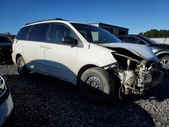 2007 Toyota Sienna CE with VIN 5TDZK23C87S003092, listed as a Copart auction lot 85353455 with 280,998 mi miles and Salvage title. Bid and sale history available at DreamBid. Image 4.