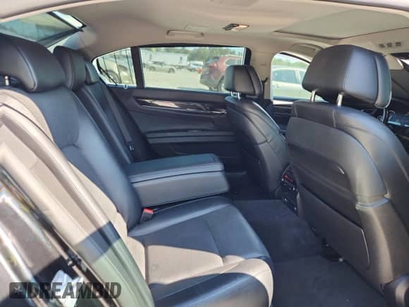 2014 BMW 7 Series ALPINA B7 xDrive с VIN WBAYF8C51ED141762, выставлен на аукционе Copart как лот 80536355 с пробегом 90 754 миль миль и Списание • Salvage title. История ставок и продаж доступна на DreamBid. Изображение 10.