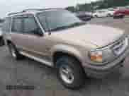 1996 Ford Explorer XLT z VIN 1FMDU35P9TUD18916, wystawiony jako IAAI lot #43196085 z przebiegiem Nie podano mil oraz . Historia ofert i sprzedaży dostępna na DreamBid. Obrazek 1.