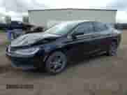 2015 Chrysler 200 LX с VIN 1C3CCCFB4FN639433, выставлен на аукционе Copart как лот 67973255 с пробегом 256 286 миль миль и Списание • Salvage title. История ставок и продаж доступна на DreamBid. Изображение 1.