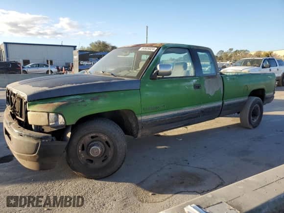1995 Dodge 2500 with VIN 3B7KC23Z1SM165755, listed as a Copart auction lot 84926024 with 309,616 mi miles and Salvage title. Bid and sale history available at DreamBid. Image 1.