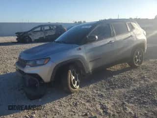 2022 Jeep Compass Trailhawk с VIN 3C4NJDDB1NT132457, выставлен на аукционе Copart как лот 70521195 с пробегом 60 495 миль миль и Списание • Salvage title. История ставок и продаж доступна на DreamBid. Изображение 1.