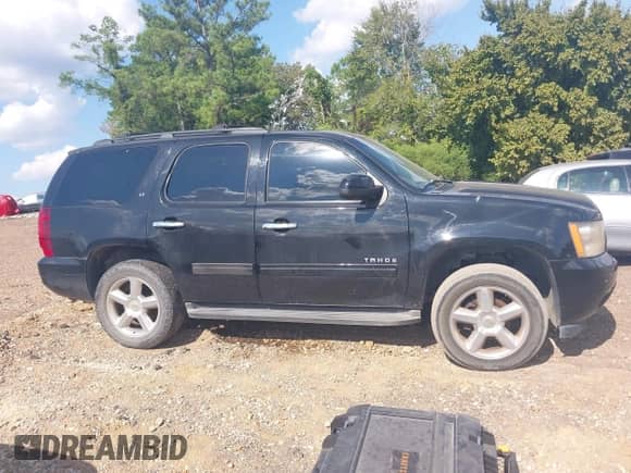 2011 Chevrolet Tahoe LT с VIN 1GNSCBE07BR123742, выставлен на аукционе IAAI как лот 43159022 с пробегом 294 318 миль миль и . История ставок и продаж доступна на DreamBid. Изображение 13.