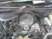 2002 Chevrolet Suburban LT z VIN 1GNFK16Z22J197483, wystawiony jako IAAI lot #43136045 z przebiegiem 242 654 mil mil oraz . Historia ofert i sprzedaży dostępna na DreamBid. Obrazek 10.
