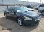 2014 Nissan Maxima S z VIN 1N4AA5AP6EC493379, wystawiony jako IAAI lot #42399965 z przebiegiem 161 147 mil mil oraz . Historia ofert i sprzedaży dostępna na DreamBid. Obrazek 1.