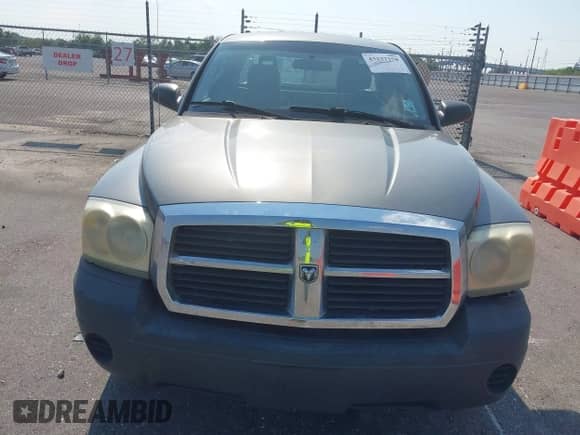 2005 Dodge Dakota ST с VIN 1D7HE22K35S281162, выставлен на аукционе IAAI как лот 43227258 с пробегом 249 021 миль миль и . История ставок и продаж доступна на DreamBid. Изображение 6.