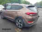 2016 Hyundai Tucson Sport z VIN KM8J3CA25GU203459, wystawiony jako IAAI lot #42270438 z przebiegiem 95 661 mil mil oraz . Historia ofert i sprzedaży dostępna na DreamBid. Obrazek 3.