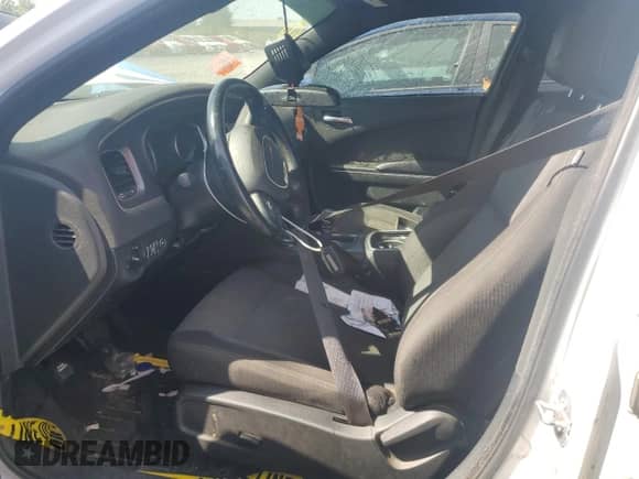 2015 Dodge Charger SE z VIN 2C3CDXBG4FH722102, wystawiony jako Copart lot #70353945 z przebiegiem Nie podano mil oraz Szkoda całkowita • Salvage title. Historia ofert i sprzedaży dostępna na DreamBid. Obrazek 7.