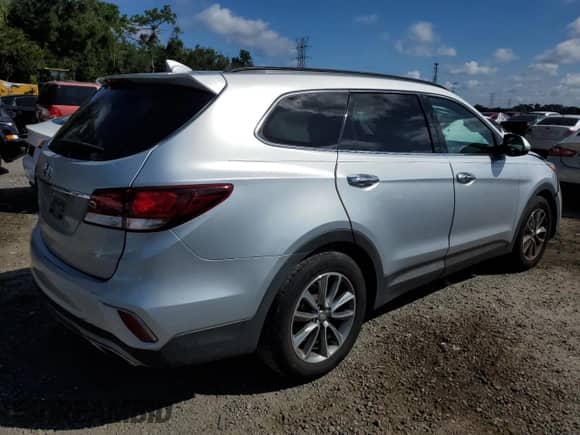 2017 Hyundai Santa Fe SE с VIN KM8SN4HF7HU233755, выставлен на аукционе Copart как лот 81907235 с пробегом 119 637 миль миль и Списание • Salvage title. История ставок и продаж доступна на DreamBid. Изображение 3.
