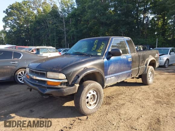 2000 Chevrolet S-10 LS ZR2 с VIN 1GCCT19W4Y8242093, выставлен на аукционе IAAI как лот 42665970 с пробегом 173 161 миль миль и . История ставок и продаж доступна на DreamBid. Изображение 2.