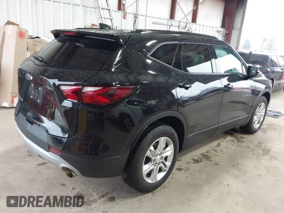 2020 Chevrolet Blazer LT with VIN 3GNKBCRS5LS725199, listed as a IAAI auction lot 43291407 with 44,936 mi miles and . Bid and sale history available at DreamBid. Image 4.