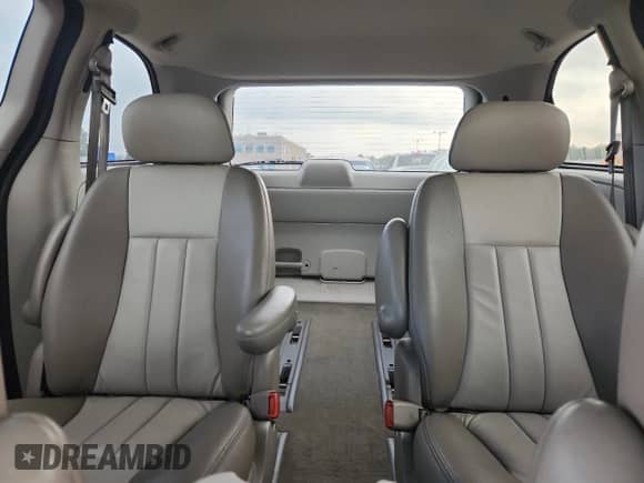 2005 Dodge Caravan SXT with VIN 1D4GP45RX5B311118, listed as a Copart auction lot 69861705 with Not provided miles and Salvage title. Bid and sale history available at DreamBid. Image 10.