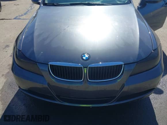 2007 BMW 3 Series 328i z VIN WBAVA33527PG52745, wystawiony jako IAAI lot #43529816 z przebiegiem 173 703 mil mil oraz . Historia ofert i sprzedaży dostępna na DreamBid. Obrazek 6.