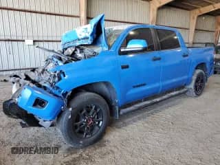 2019 Toyota Tundra SR5 с VIN 5TFDY5F17KX822537, выставлен на аукционе Copart как лот 71484995 с пробегом Не указан миль и Списание • Salvage title. История ставок и продаж доступна на DreamBid. Изображение 1.