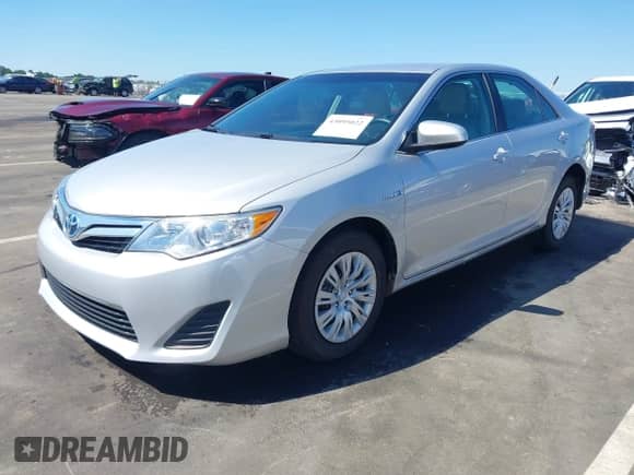 2013 Toyota Camry LE z VIN 4T1BD1FK7DU091564, wystawiony jako IAAI lot #43095022 z przebiegiem 103 132 mil mil oraz . Historia ofert i sprzedaży dostępna na DreamBid. Obrazek 2.