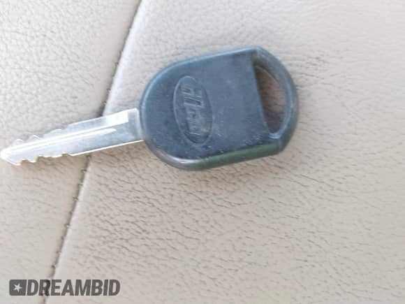 2006 Ford F-150 XL z VIN 1FTRF12W16NA86993, wystawiony jako IAAI lot #41947315 z przebiegiem Nie podano mil oraz . Historia ofert i sprzedaży dostępna na DreamBid. Obrazek 11.