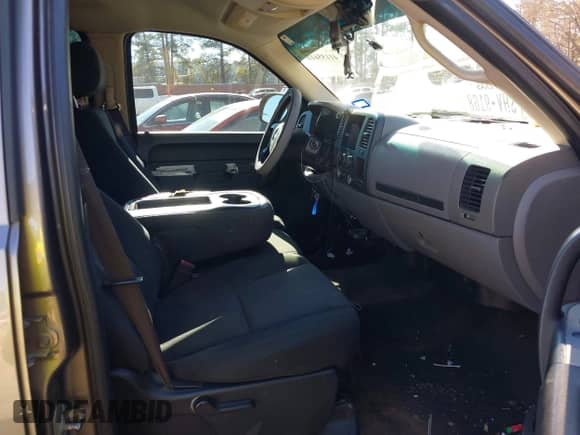 2012 Chevrolet Silverado 1500 LS z VIN 3GCPCREAXCG228826, wystawiony jako IAAI lot #41155616 z przebiegiem 223 683 mil mil oraz . Historia ofert i sprzedaży dostępna na DreamBid. Obrazek 5.
