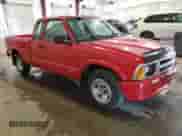 1995 Chevrolet S-10 LS с VIN 1GCCS1940S8145840, выставлен на аукционе Copart как лот 64029775 с пробегом 102 611 миль миль и Списание • Salvage title. История ставок и продаж доступна на DreamBid. Изображение 4.