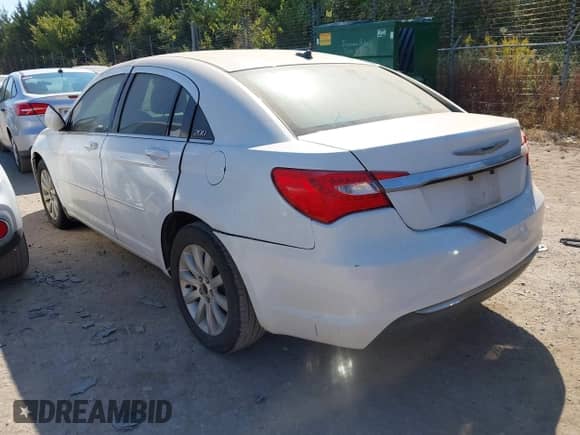 2014 Chrysler 200 LX with VIN 1C3CCBAB0EN238204, listed as a IAAI auction lot 43376618 with 185,750 mi miles and . Bid and sale history available at DreamBid. Image 3.